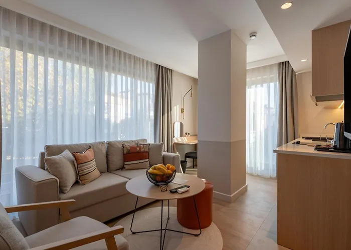 Oli And 4* 안탈리아