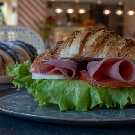 Hotel apartamentowy Oli And